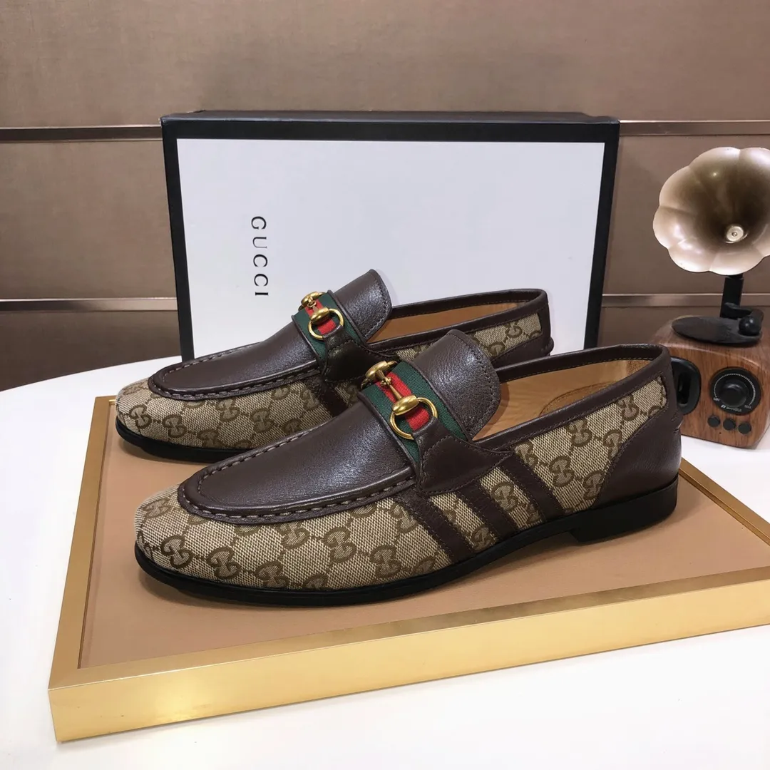 Men's shoes 💰600💰 Brand: GUCCI (Gucci) Standard size: Men's size 38/44 (45 can be customized) Grade: Same as the official website Original quality Material: Original cowhide Water-dyed cowhide lining Original rubber outsole Style category: Men's fashionable casual leather shoes Distinguished big-name luxury elements Top luxury Color: Actual picture
